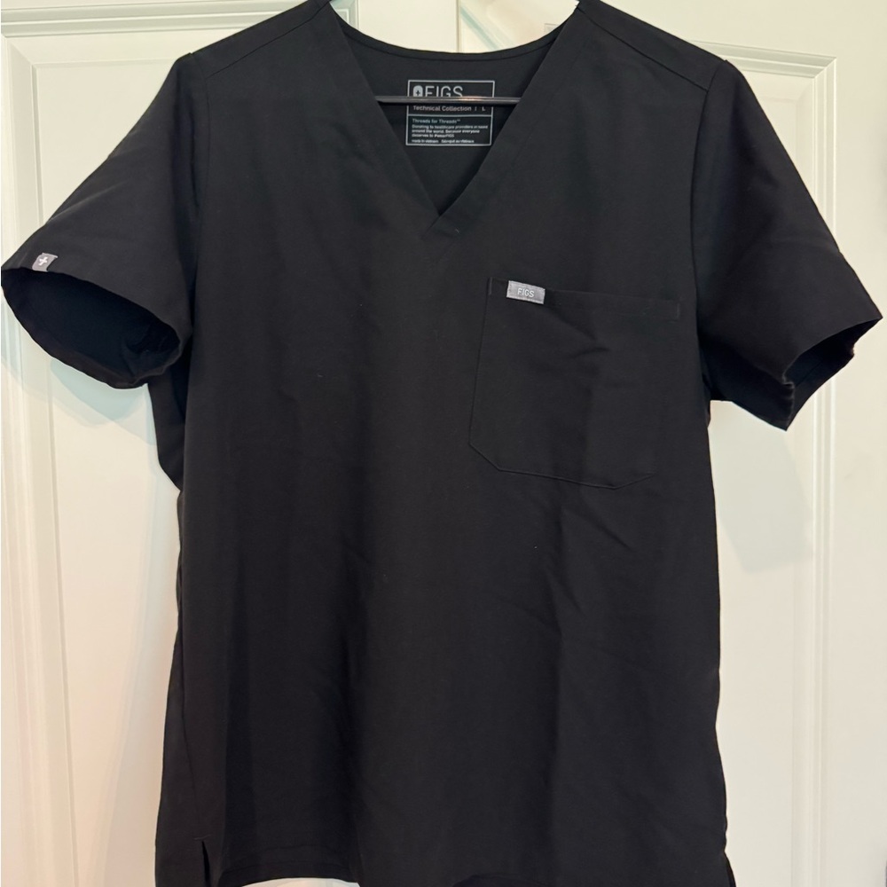 Like New FIGS Black Women’s scrub top Size L